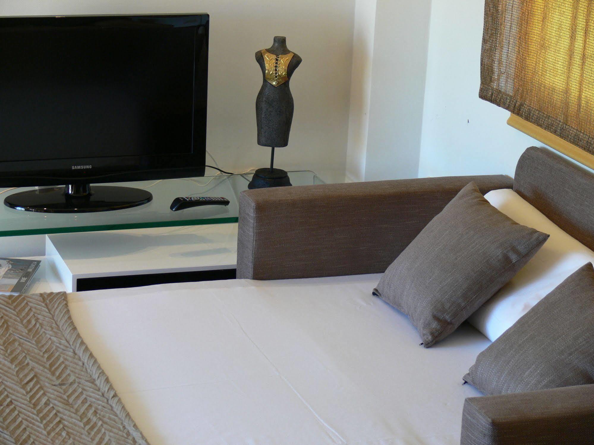 Appartamento Sky Touristic Attic Valenza Esterno foto