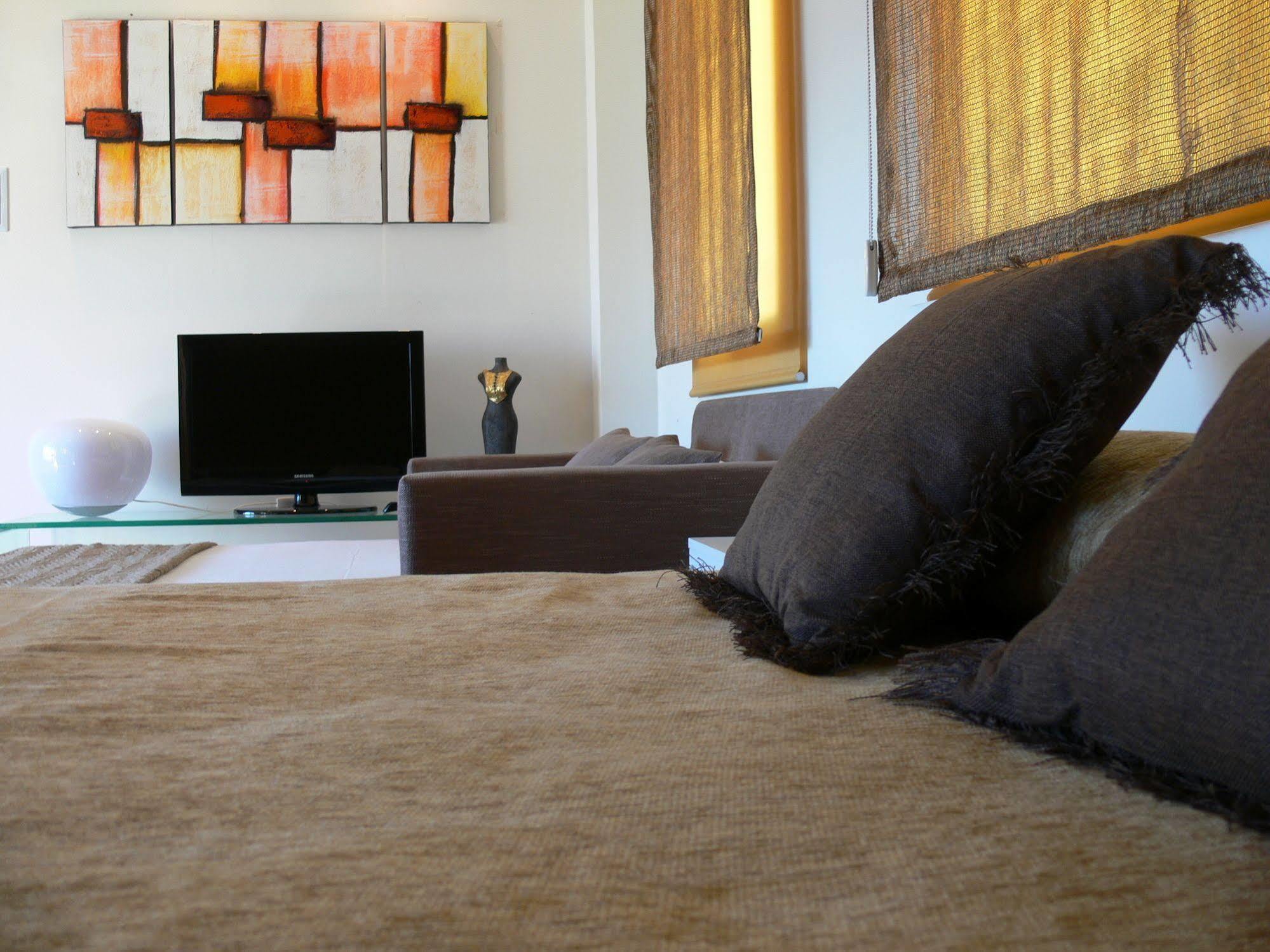 Appartamento Sky Touristic Attic Valenza Esterno foto