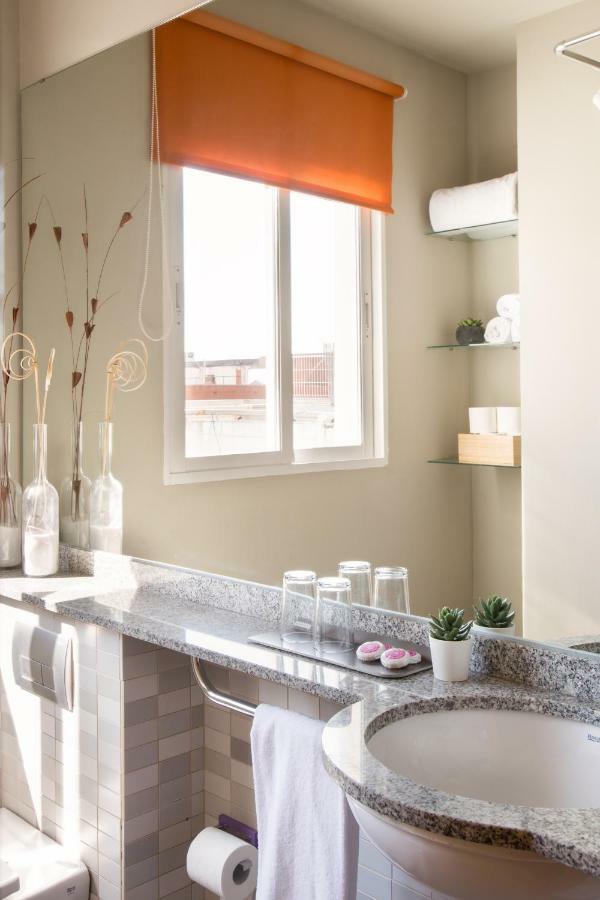 Appartamento Sky Touristic Attic Valenza Esterno foto