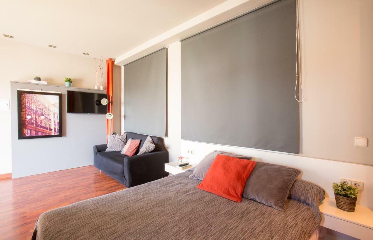 Appartamento Sky Touristic Attic Valenza Esterno foto